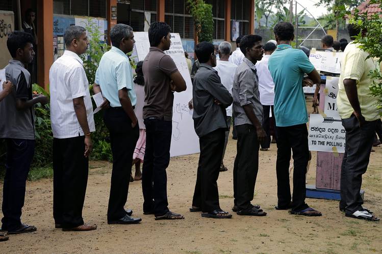 Sejumlah Pria Bersenjata Tembaki Bus yang Membawa Pemilih Muslim Sri Lanka